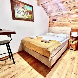 Pokój z łóżkiem king-size